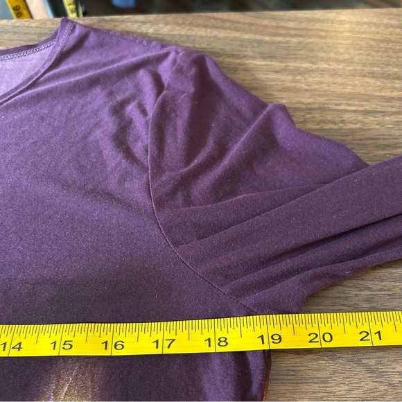 Nygard Elegant Purple Graphic Women's Top M - Picture 9 of 11